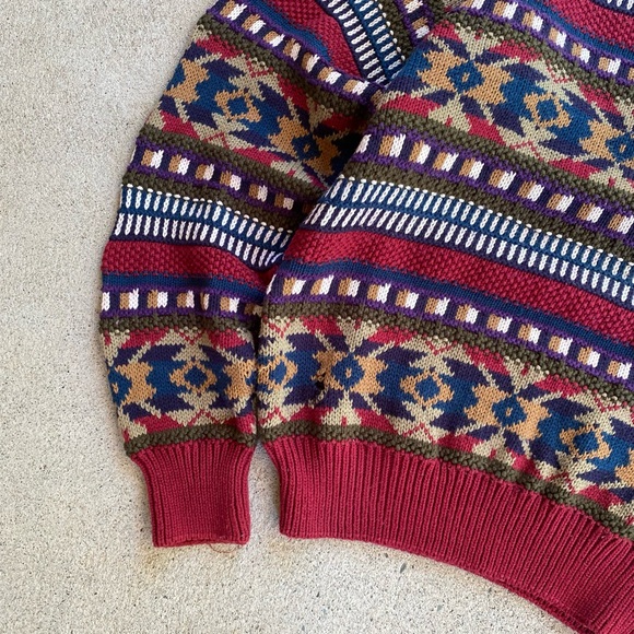 90s Vintage Knights of Round Table Pattern Knit Sweater - Picture 4 of 8